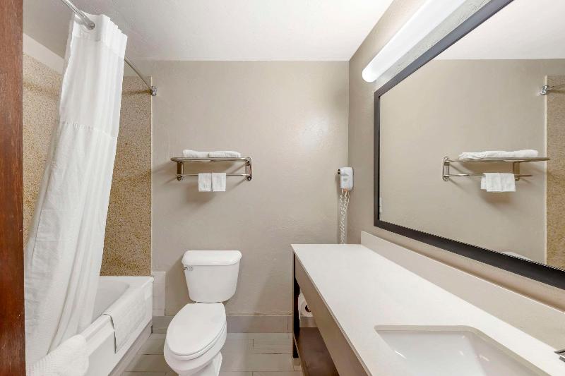 Quality Inn image