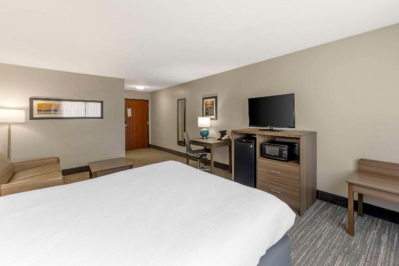 Quality Inn image