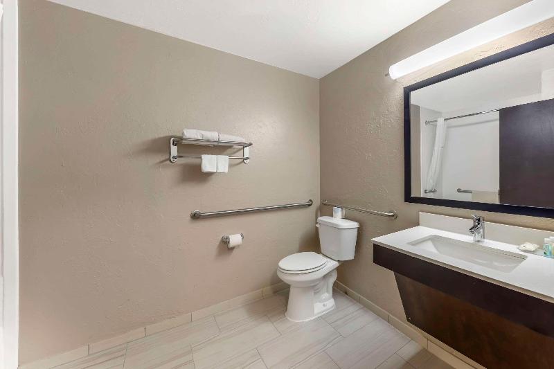 Quality Inn image