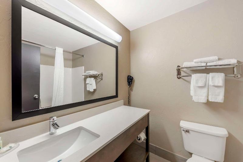 Quality Inn image