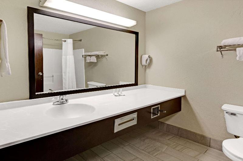 Quality Inn image