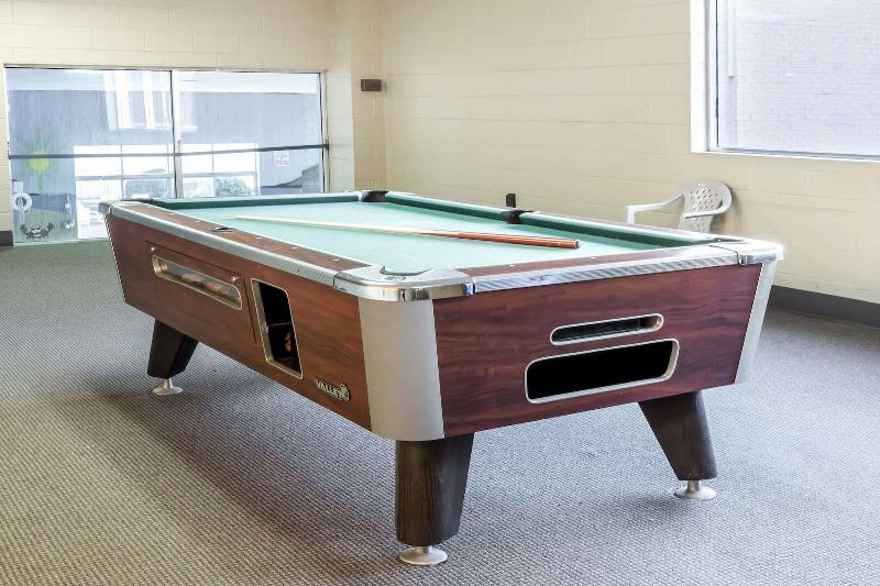 Rodeway Inn & Suites