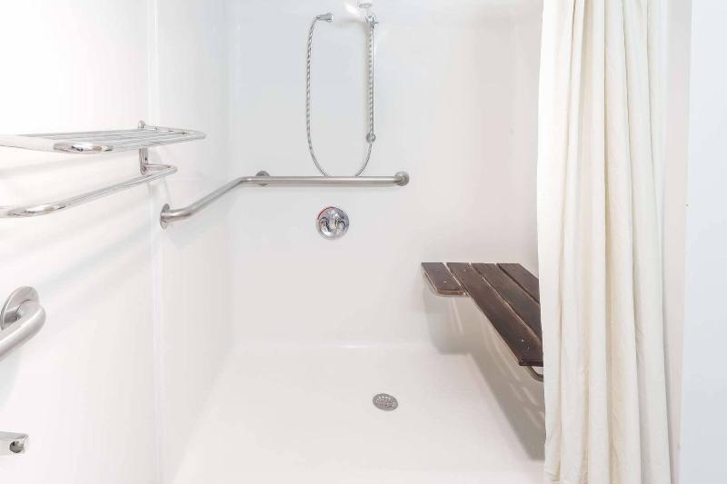 Rodeway Inn & Suites