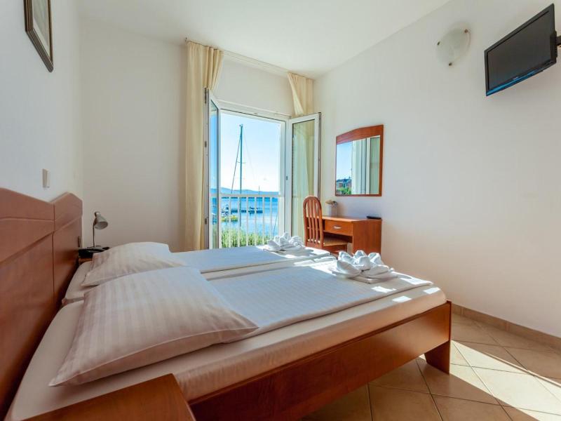 Adria image