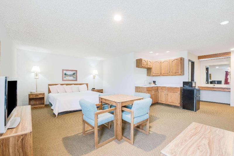 Days Inn By Wyndham Sturgis image