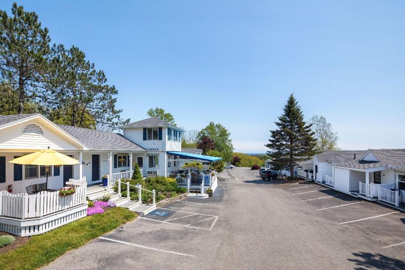 Glen Cove Inn & Suites Rockport image