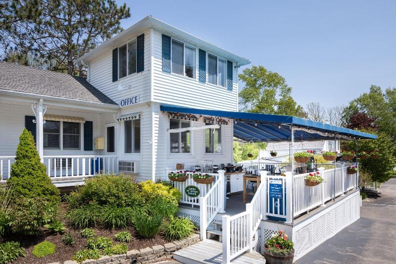 Glen Cove Inn & Suites Rockport image