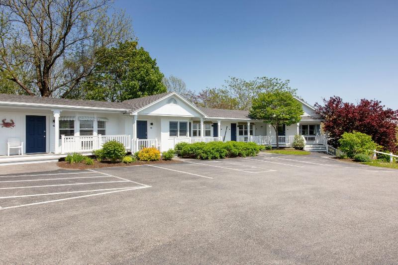 Glen Cove Inn & Suites Rockport image