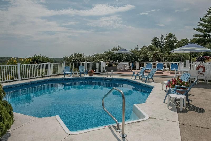 Glen Cove Inn & Suites Rockport image