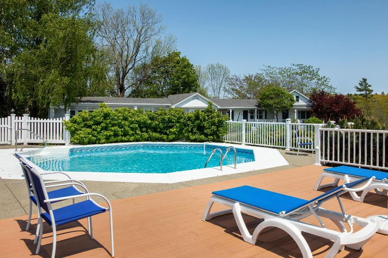 Glen Cove Inn & Suites Rockport image