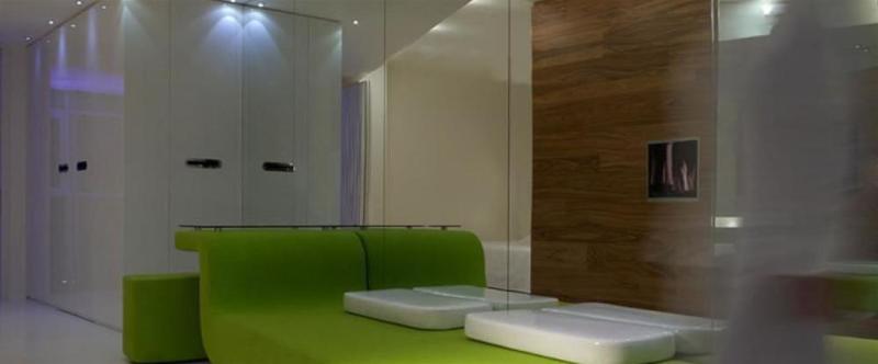 I- Suite