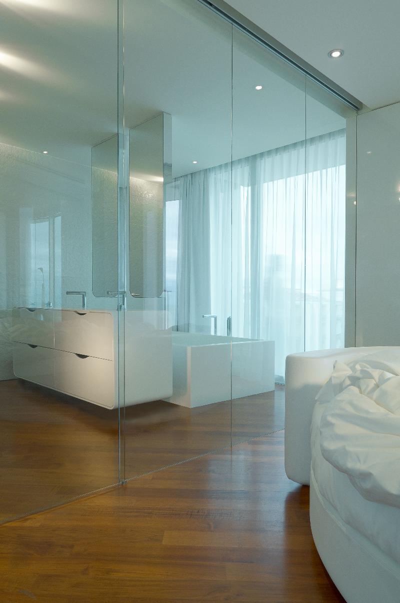 I- Suite