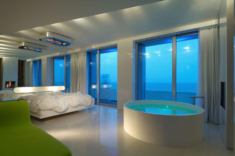 I- Suite