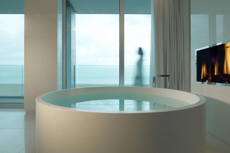 I- Suite