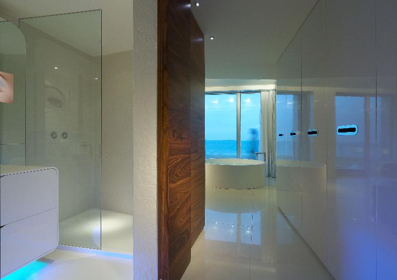 I- Suite