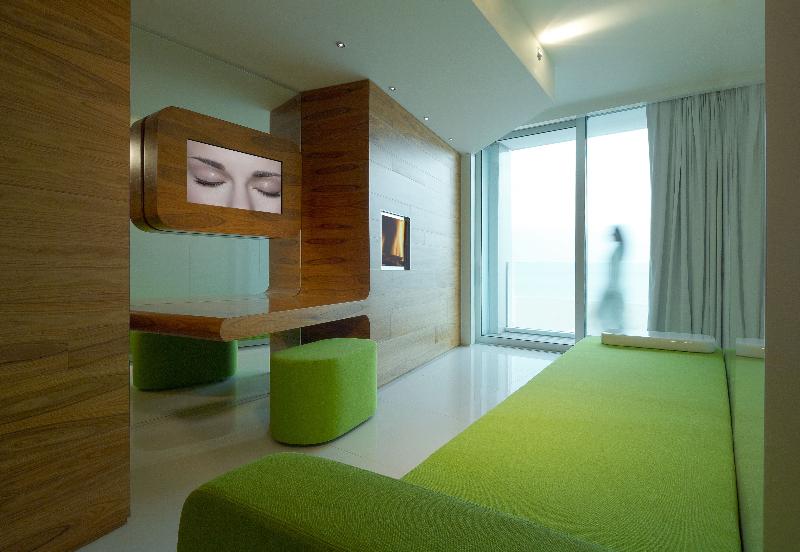 I- Suite