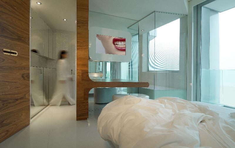 I- Suite