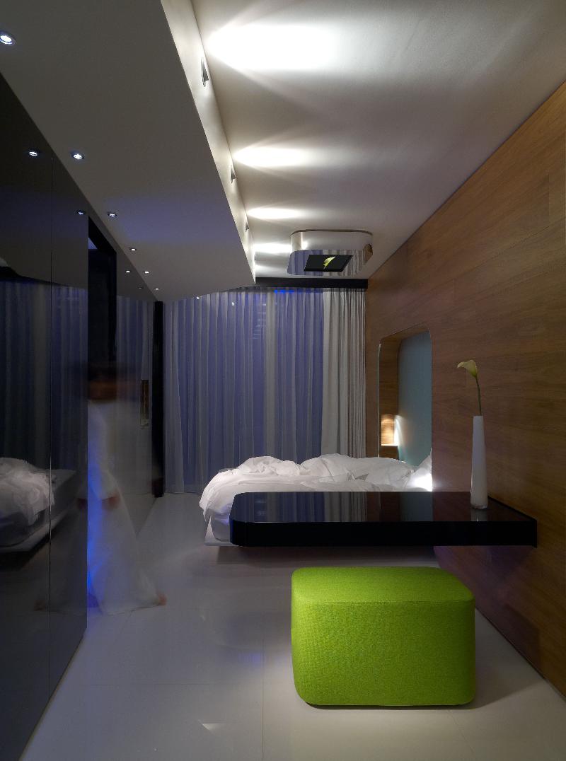 I- Suite