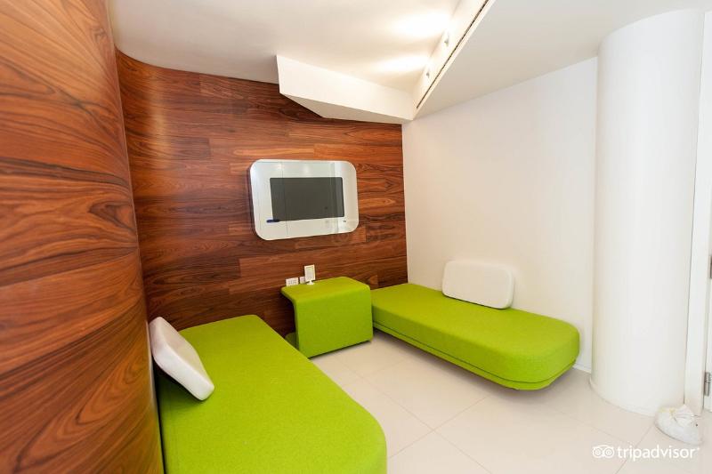 I- Suite