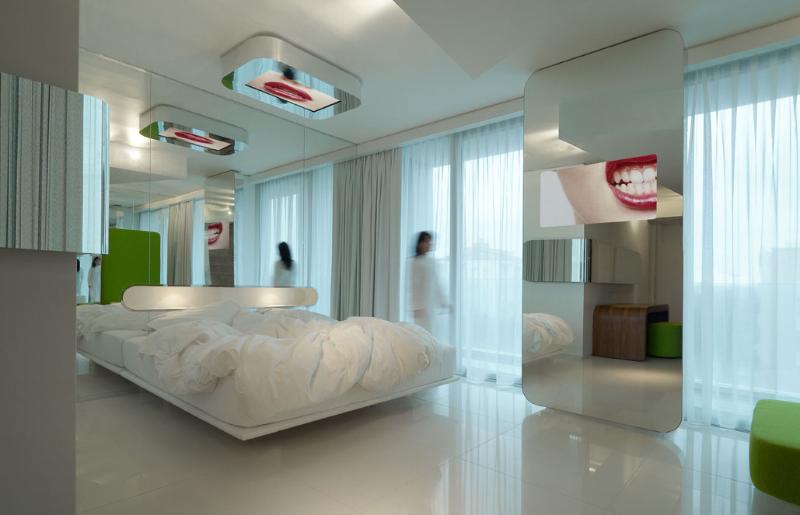 I- Suite