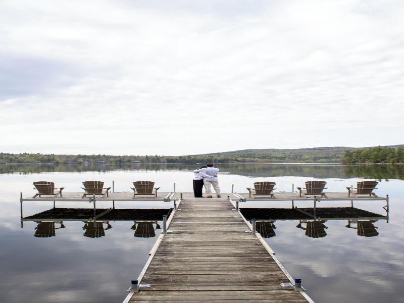 Ripplecove Lakefront Hotel
