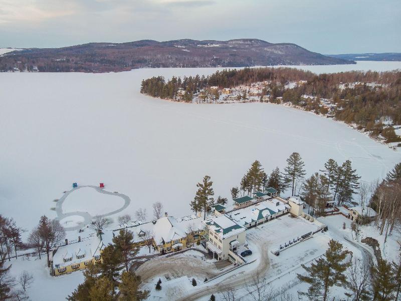 Ripplecove Lakefront Hotel