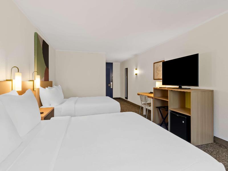Spark by Hilton Daleville Roanoke North image