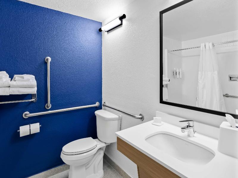 Spark by Hilton Daleville Roanoke North image