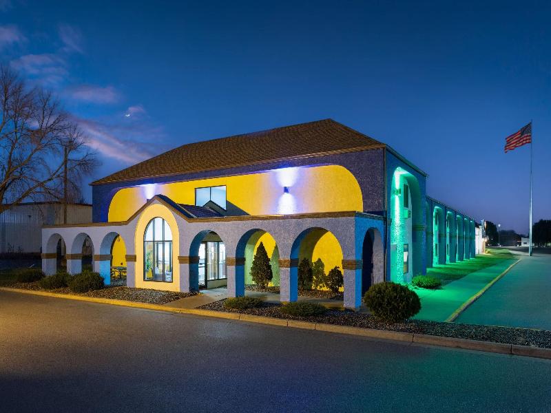 Days Inn By Wyndham Austin image