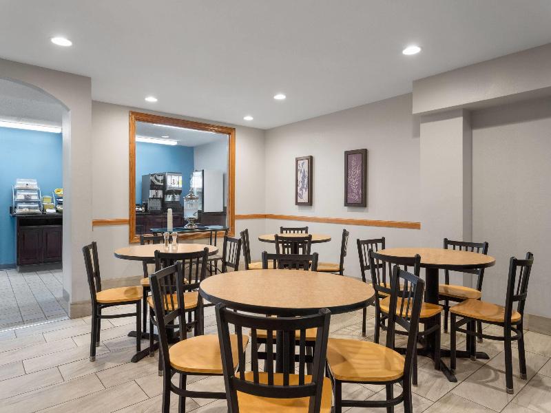 Days Inn By Wyndham Austin