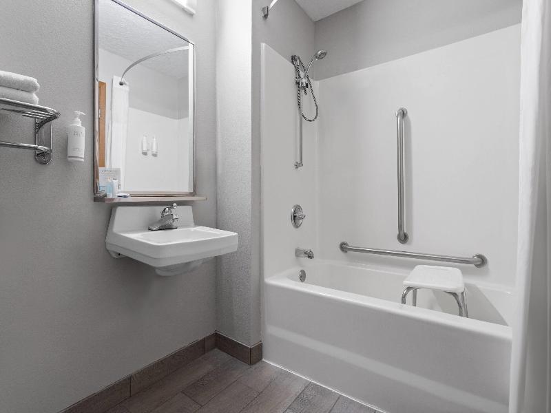 Days Inn By Wyndham Austin image