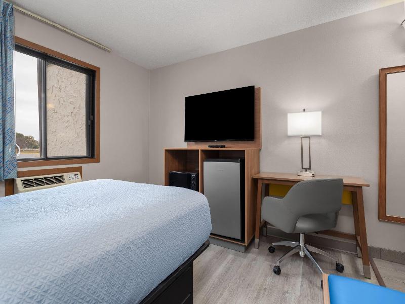 Days Inn By Wyndham Austin image