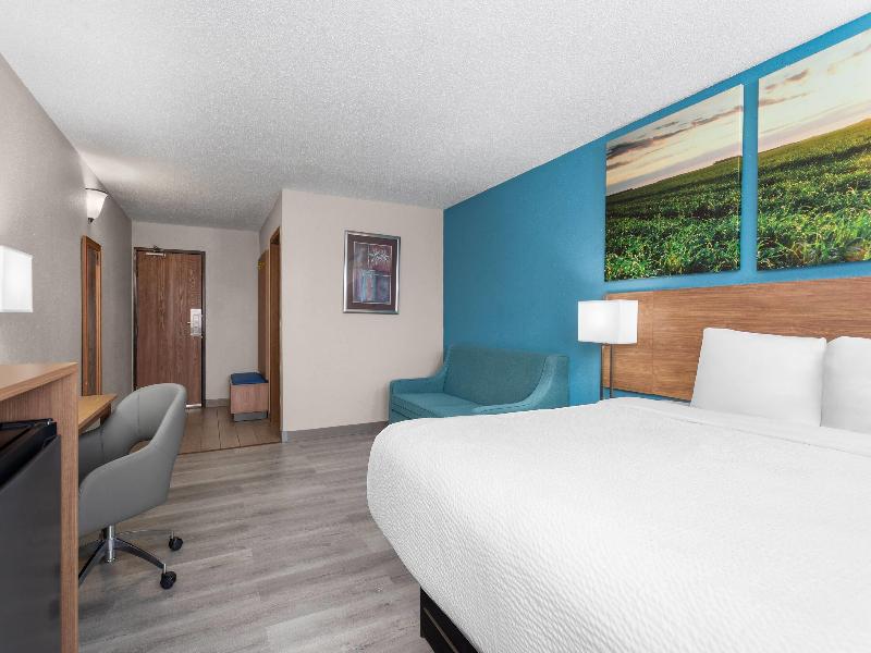 Days Inn By Wyndham Austin image