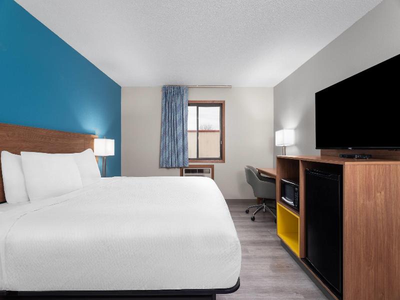 Days Inn By Wyndham Austin image