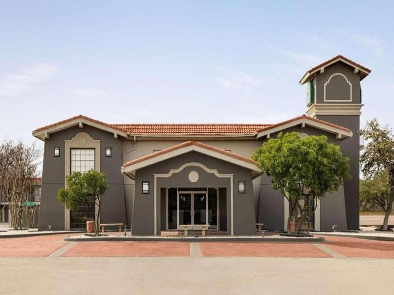 La Quinta Inn By Wyndham Ih-10 West San Antonio Tx image