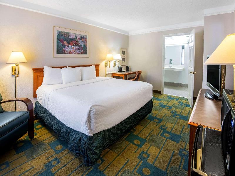 La Quinta Inn By Wyndham Ih-10 West San Antonio Tx image