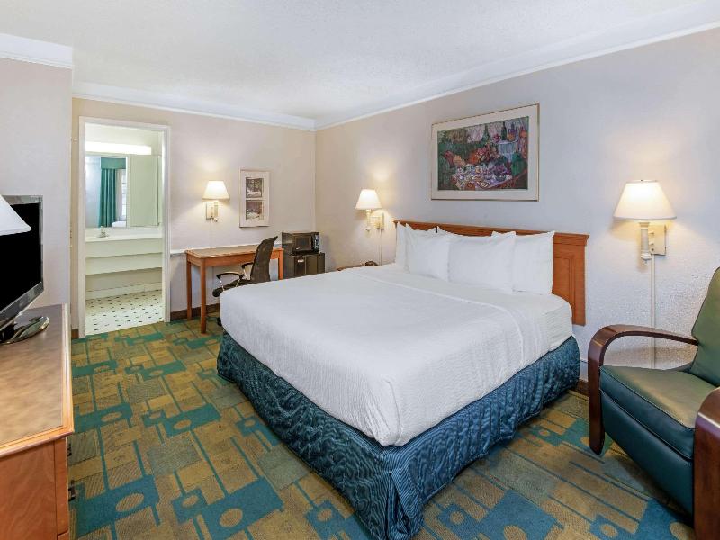 La Quinta Inn By Wyndham Ih-10 West San Antonio Tx image