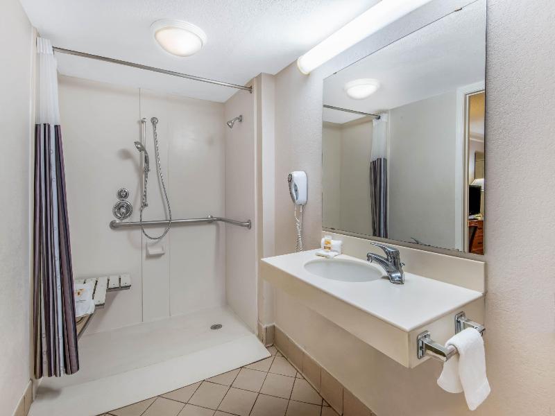 La Quinta Inn By Wyndham Ih-10 West San Antonio Tx image