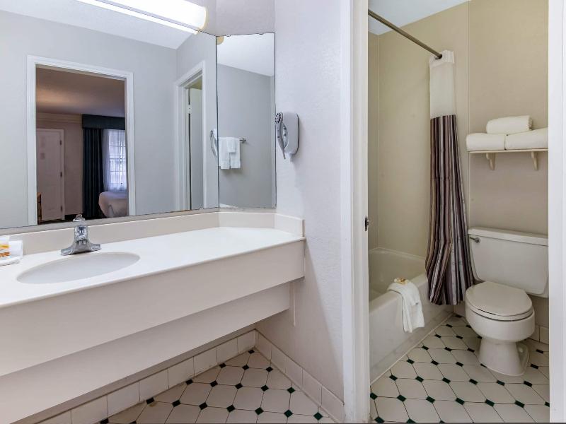 La Quinta Inn By Wyndham Ih-10 West San Antonio Tx image