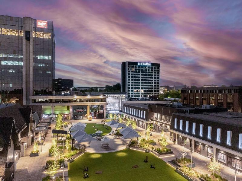Sheraton Westport Plaza Hotel St. Louis image