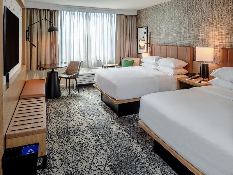 Sheraton Westport Plaza Hotel St. Louis image