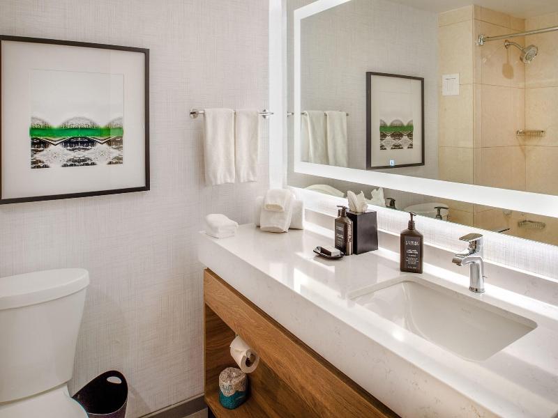 Sheraton Westport Plaza Hotel St. Louis image