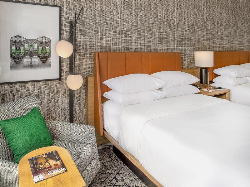 Sheraton Westport Plaza Hotel St. Louis image