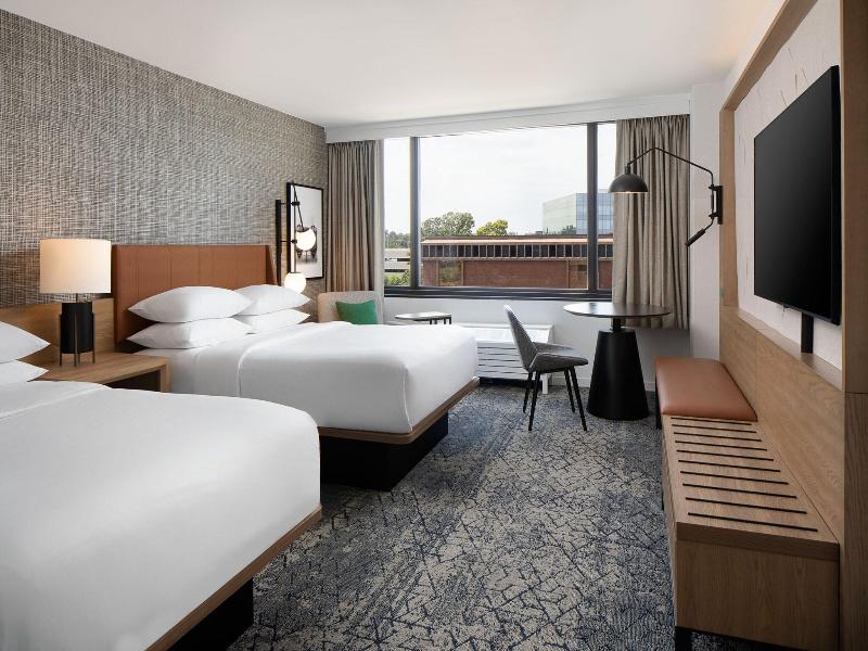 Sheraton Westport Plaza Hotel St. Louis image