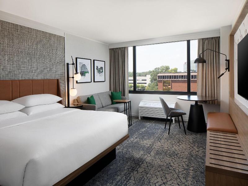 Sheraton Westport Plaza Hotel St. Louis image