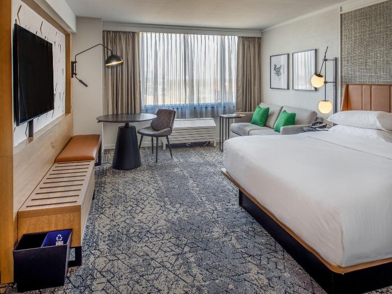 Sheraton Westport Plaza Hotel St. Louis image