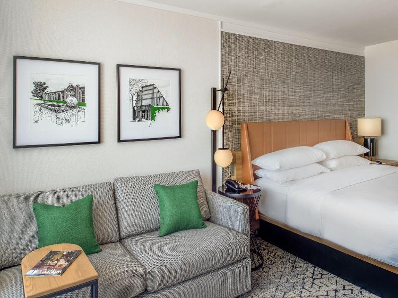 Sheraton Westport Plaza Hotel St. Louis image