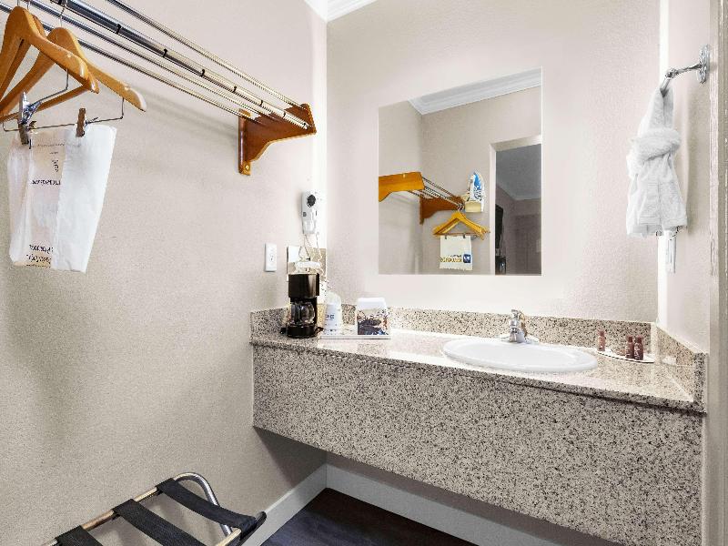 SureStay by BW San Francisco Marina District image