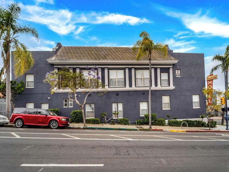 The Neon Elm Hotel — general view