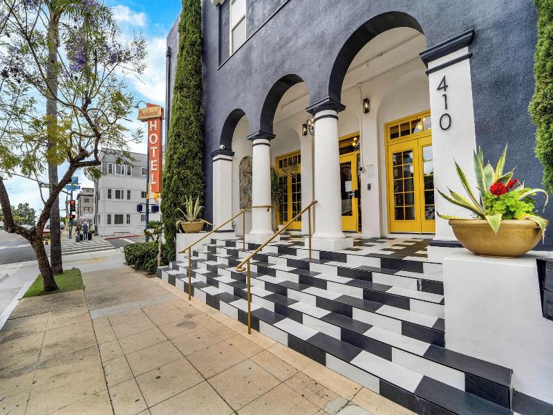 The Neon Elm Hotel — general view